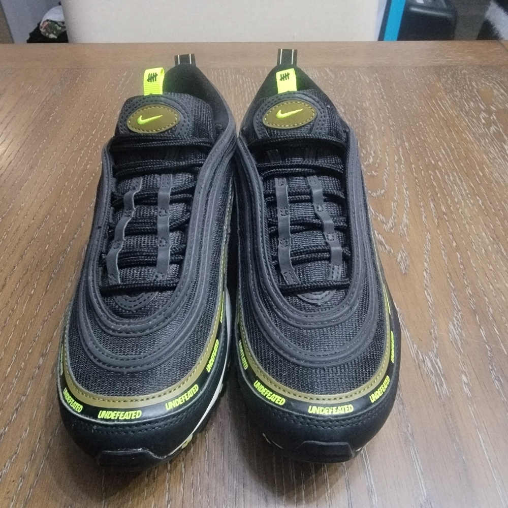Nike Airmax 97, shoes,used, no box, good condtion, 7 men/8.5 women, black volt - Picture 3 of 8